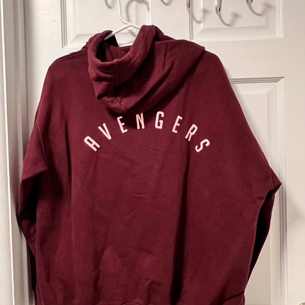AVENGERS SWEATER - Picture 2 of 2